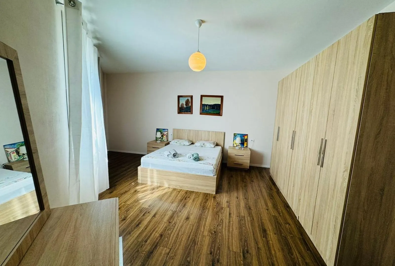 Apartamente Tirana 0*,